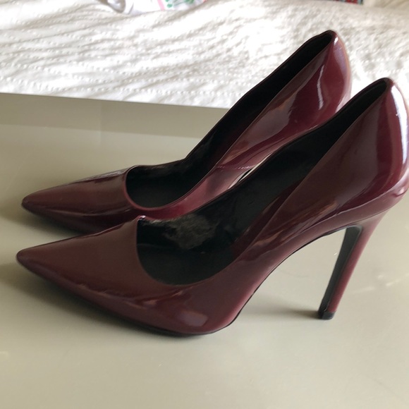 Heels - Picture 2 of 3